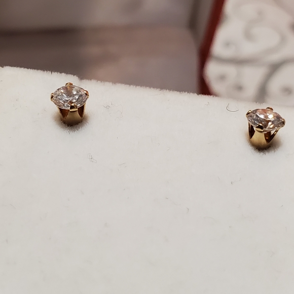 14kt CZ Earrings - Picture 3 of 5